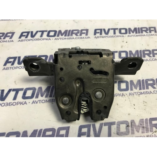 Замок крышки багажника Opel Astra J Wagon 2009-2015 13587646